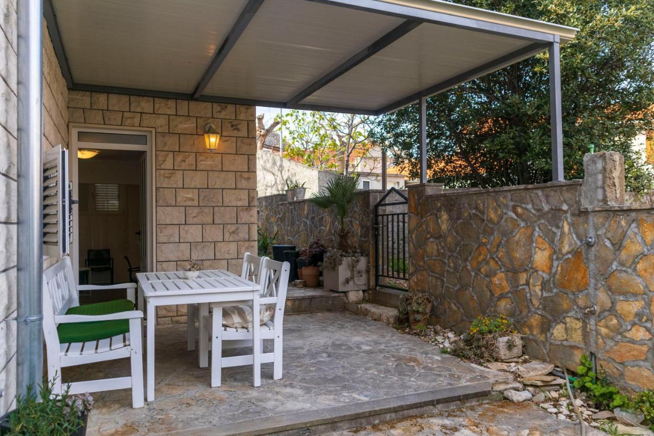 Apartments Ivanka Supetar Exterior foto