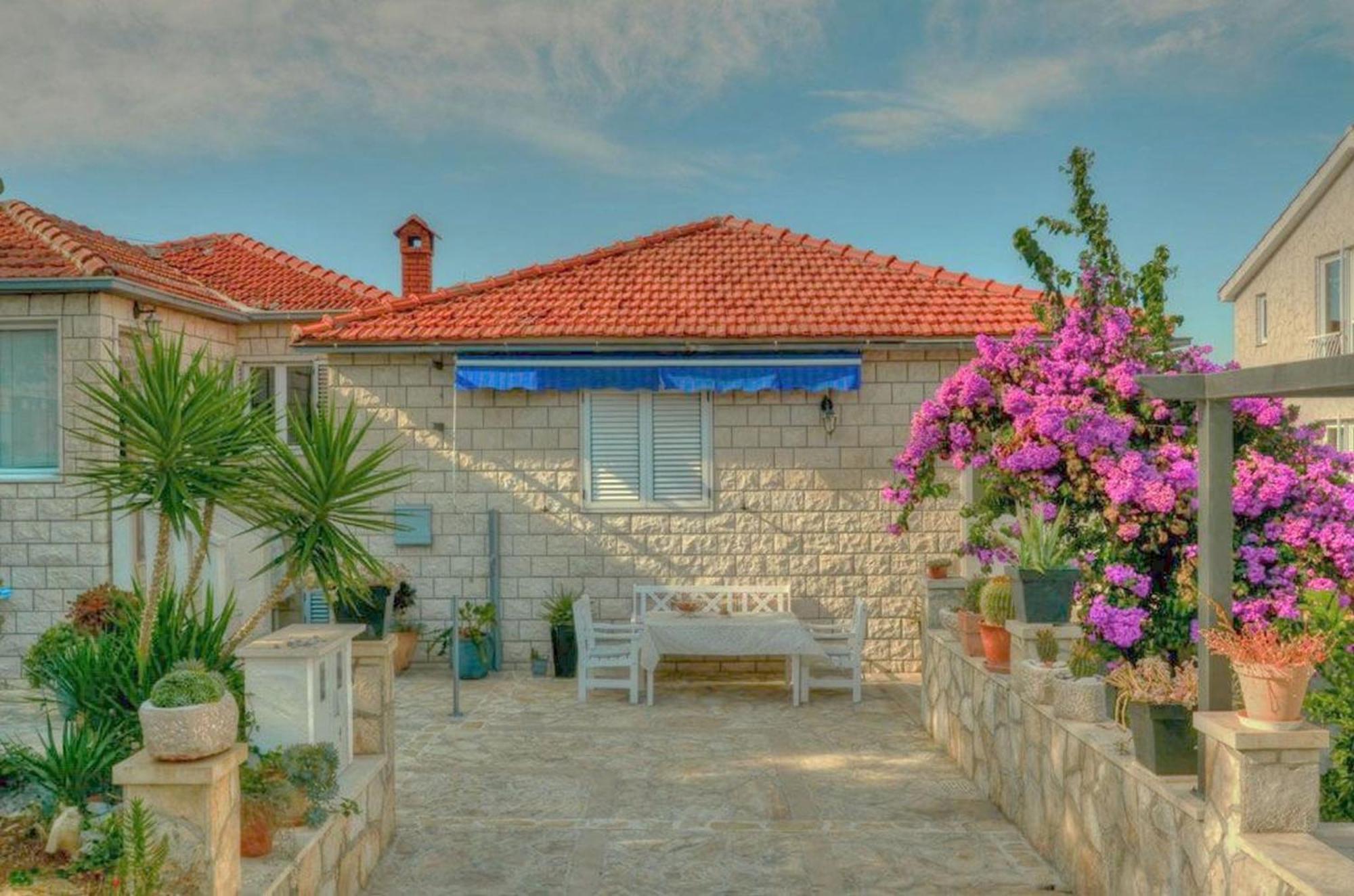 Apartments Ivanka Supetar Exterior foto